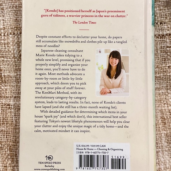 SALE🔥  The Life-Changing Magic of Tidying Up Marie Kondo The Japanese Art - Picture 2 of 2
